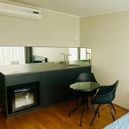 Aisa 39 Double With Balcony Near Beach Πανσιόν